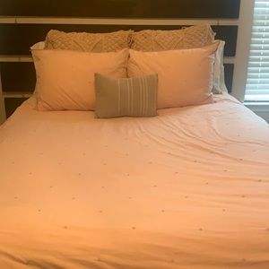 West Elm Queen duvet set